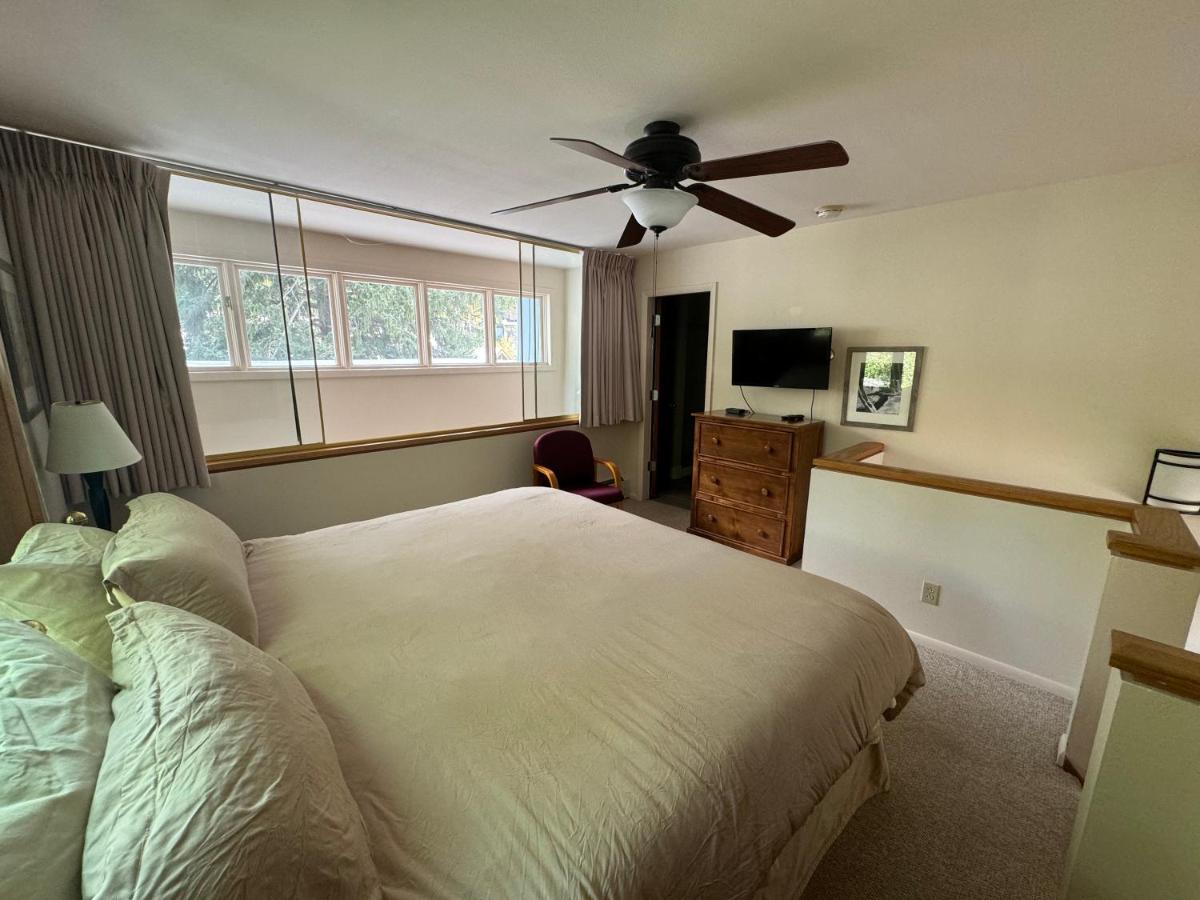 Three-Bedroom Apartment at Shadow Mountain Lodge