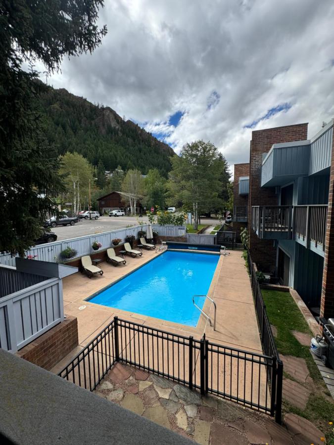 Three-Bedroom Apartment at Shadow Mountain Lodge