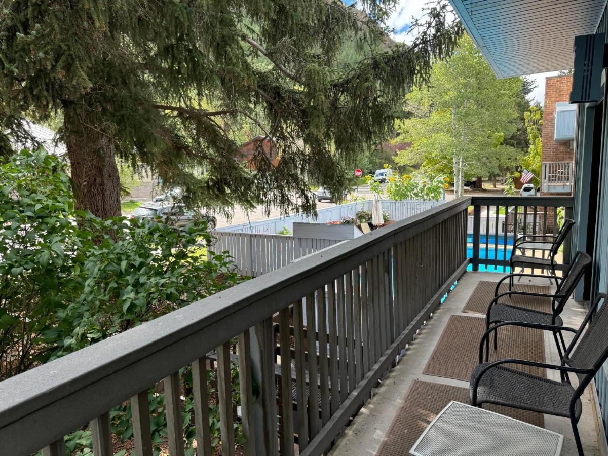 Three-Bedroom Apartment at Shadow Mountain Lodge