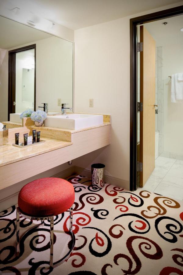 Grand Studio King Bed Non-Smoking at Downtown Grand Las Vegas