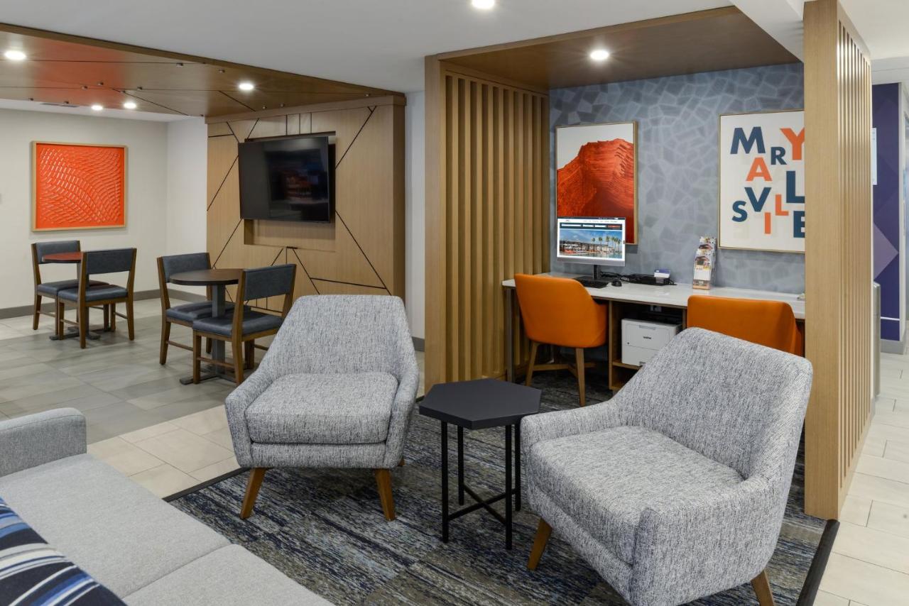 | Holiday Inn Express Hotel and Suites Marysville, an IHG Hotel