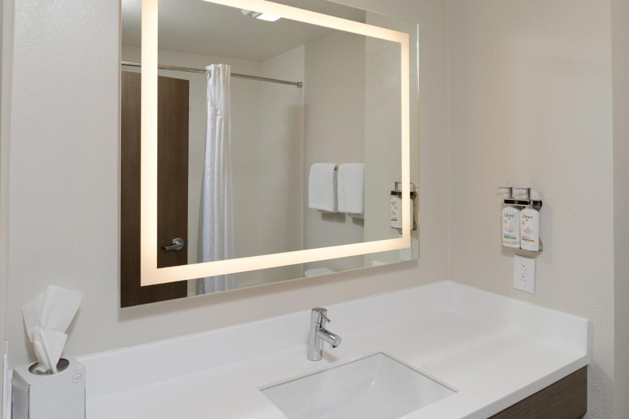 Room Selected at Check-In at Holiday Inn Express Hotel and Suites Marysville by IHG