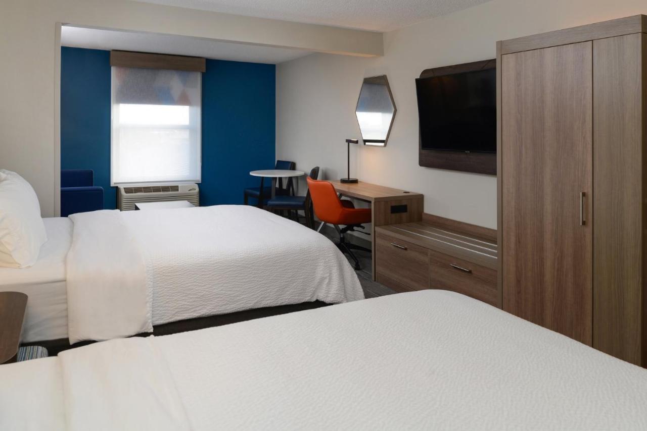 | Holiday Inn Express Hotel and Suites Marysville, an IHG Hotel