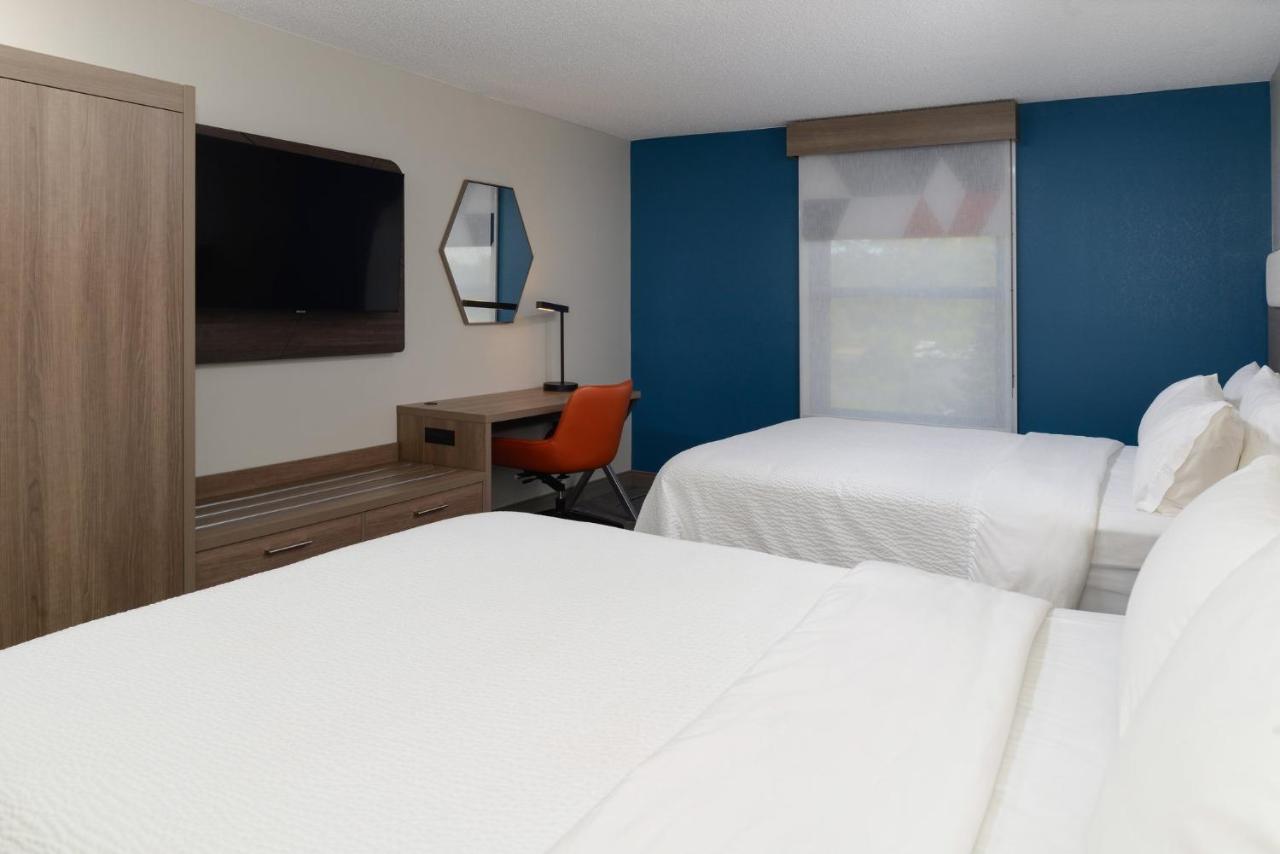 | Holiday Inn Express Hotel and Suites Marysville, an IHG Hotel