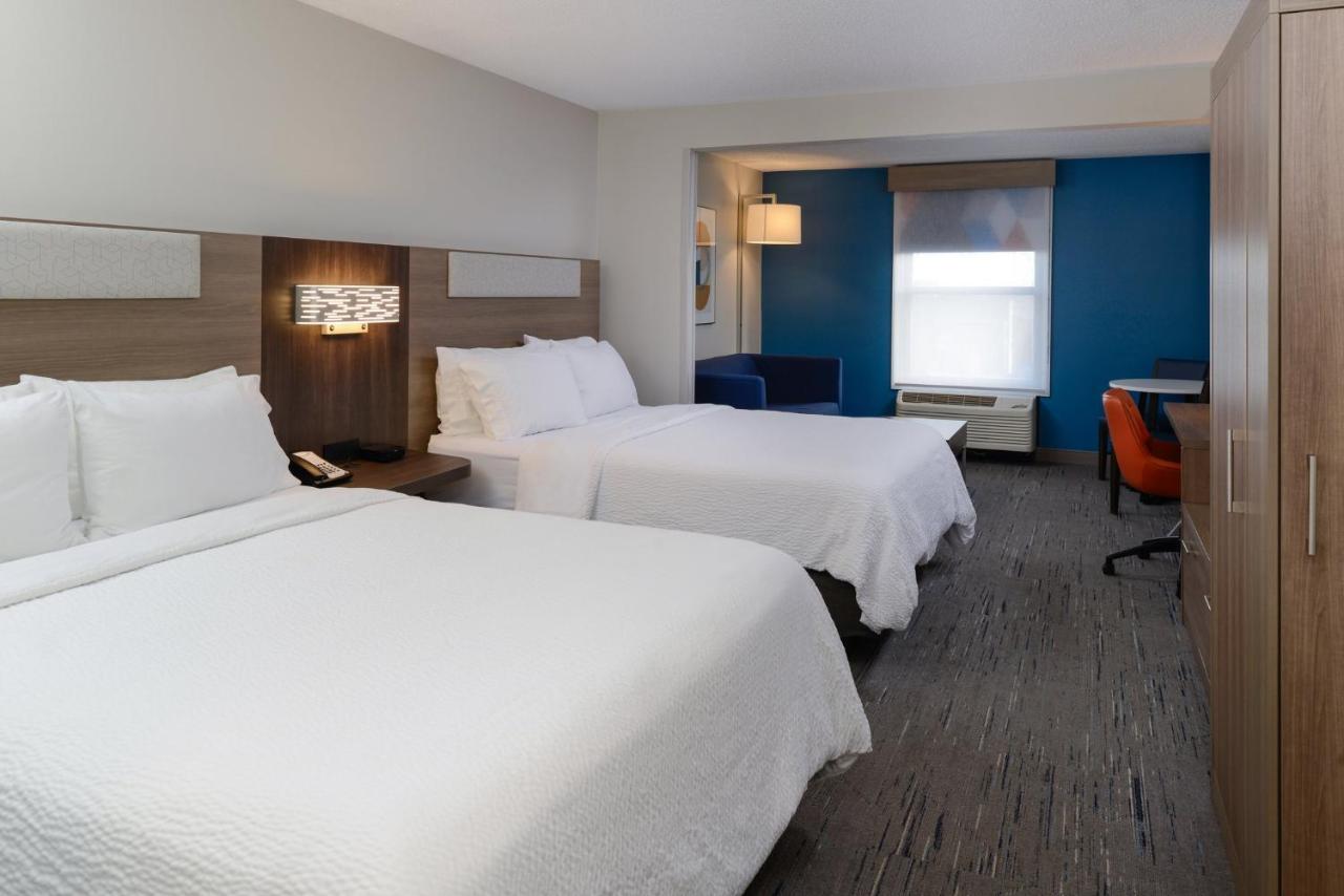 | Holiday Inn Express Hotel and Suites Marysville, an IHG Hotel