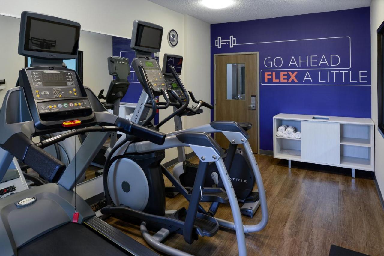 | Holiday Inn Express Hotel and Suites Marysville, an IHG Hotel