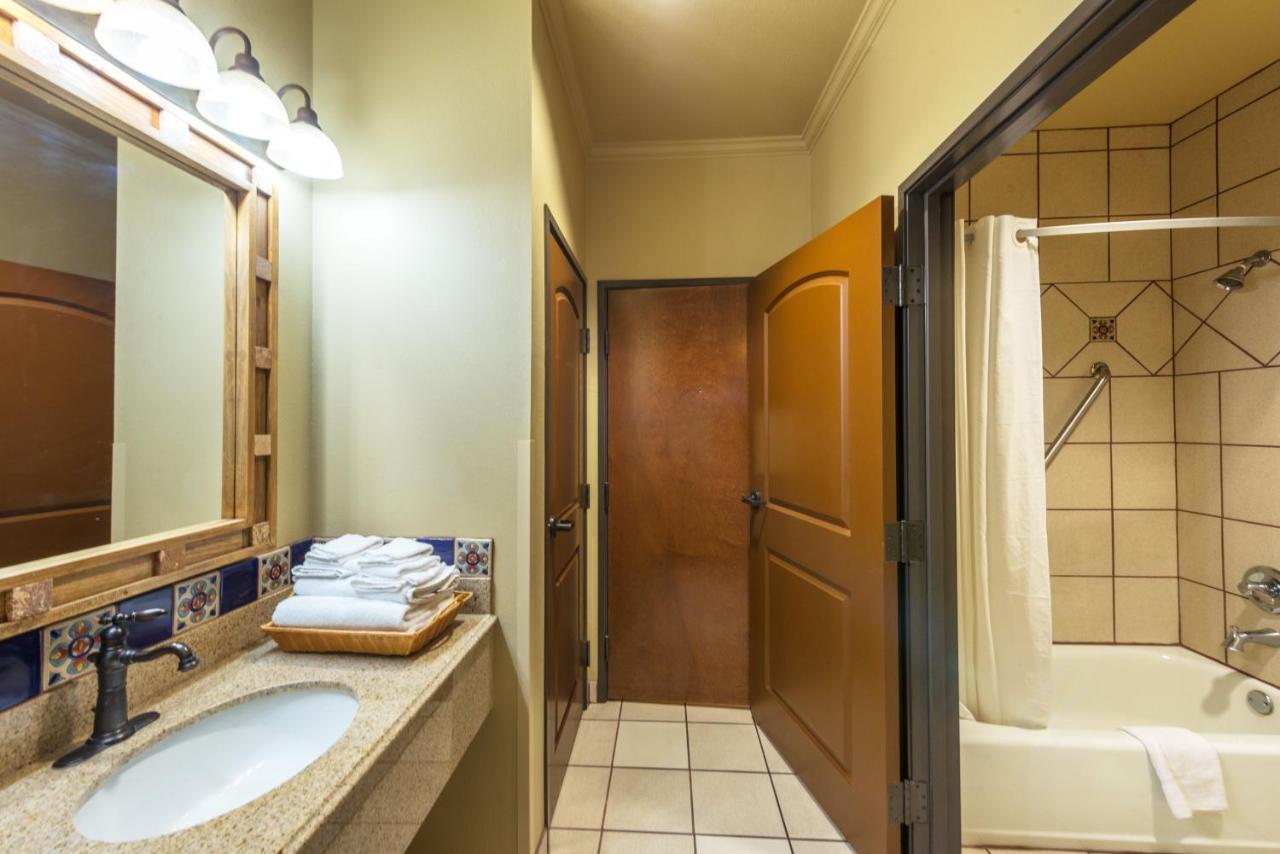 King Room - Non-Smoking at La Hacienda near Alamodome & Riverwalk