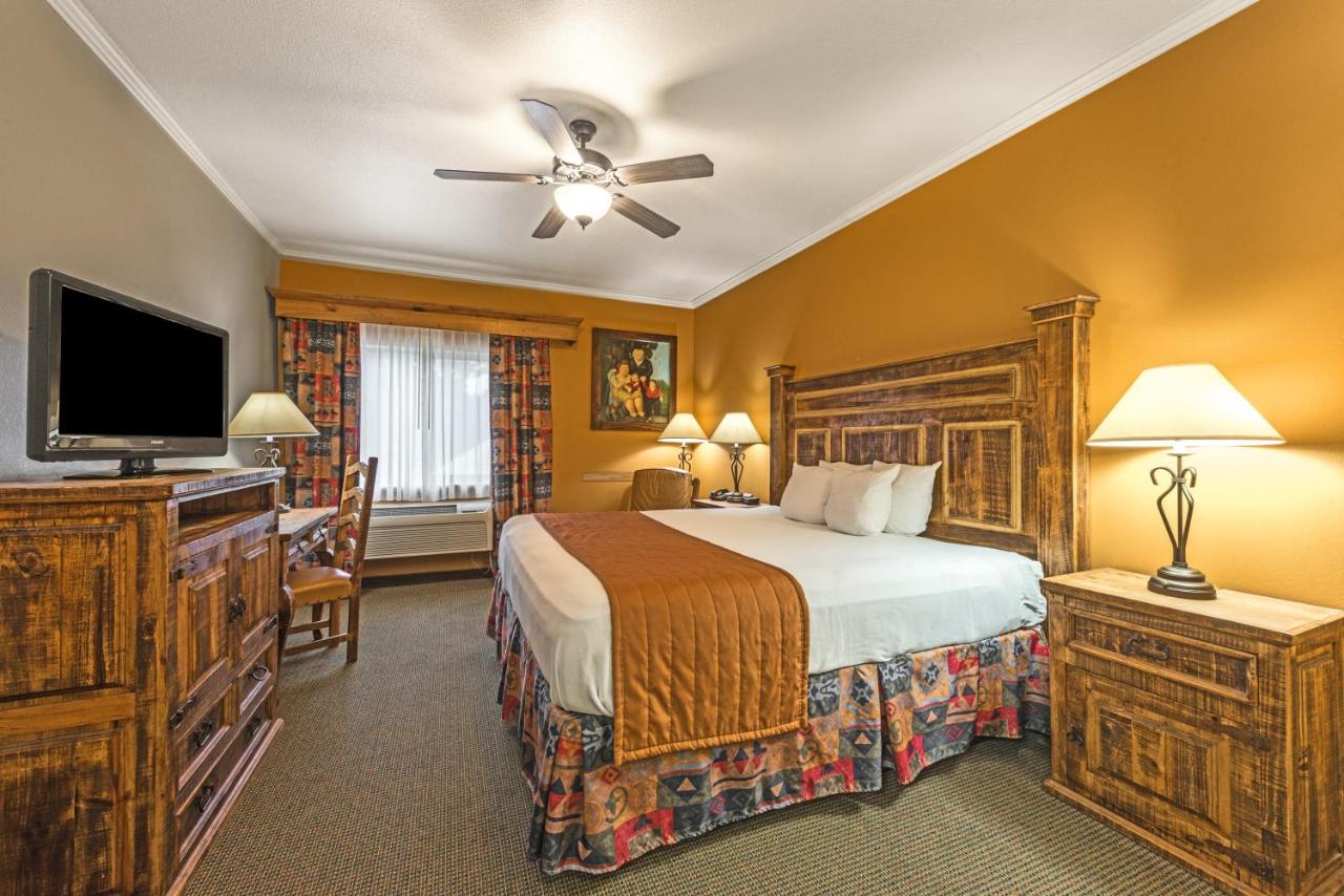 King Room - Non-Smoking at La Hacienda near Alamodome & Riverwalk