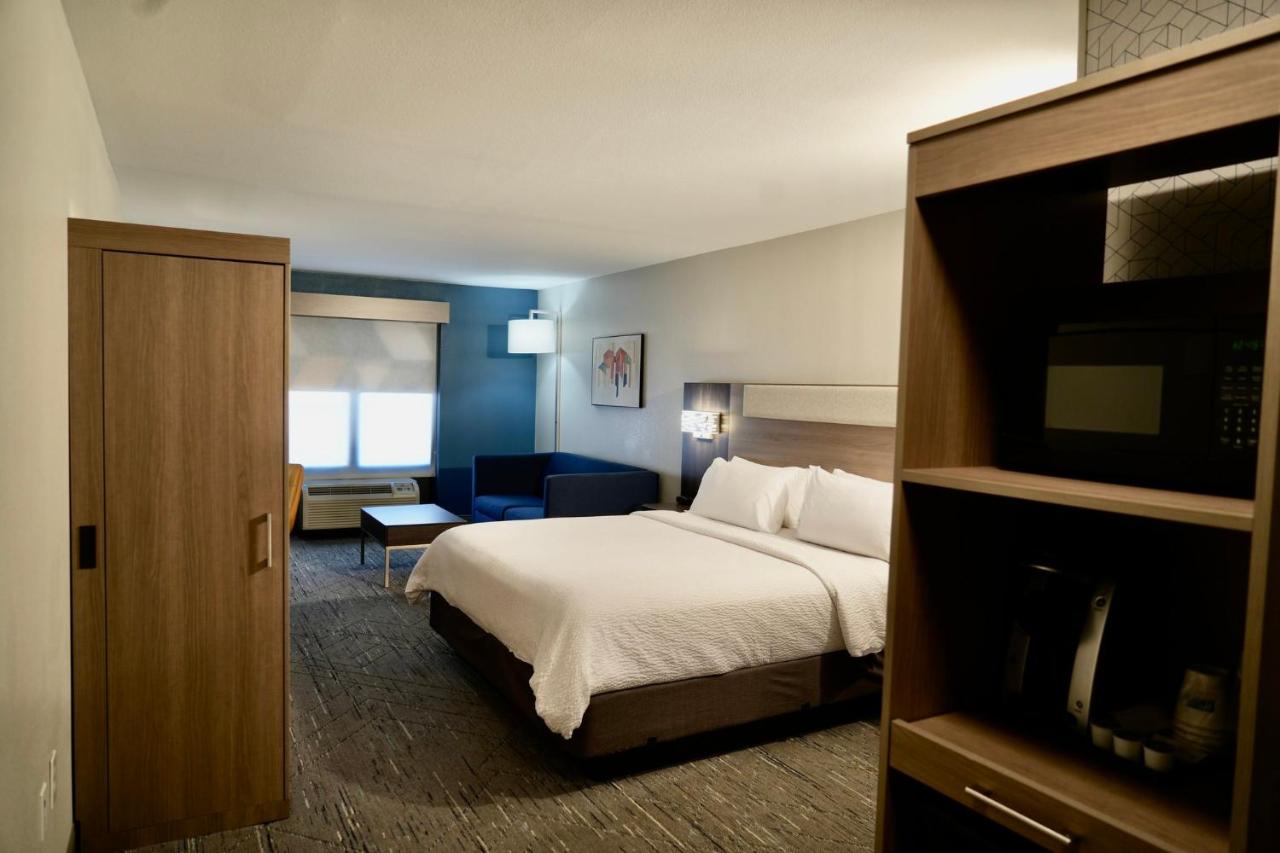  | Holiday Inn Express & Suites Flowood, an IHG Hotel
