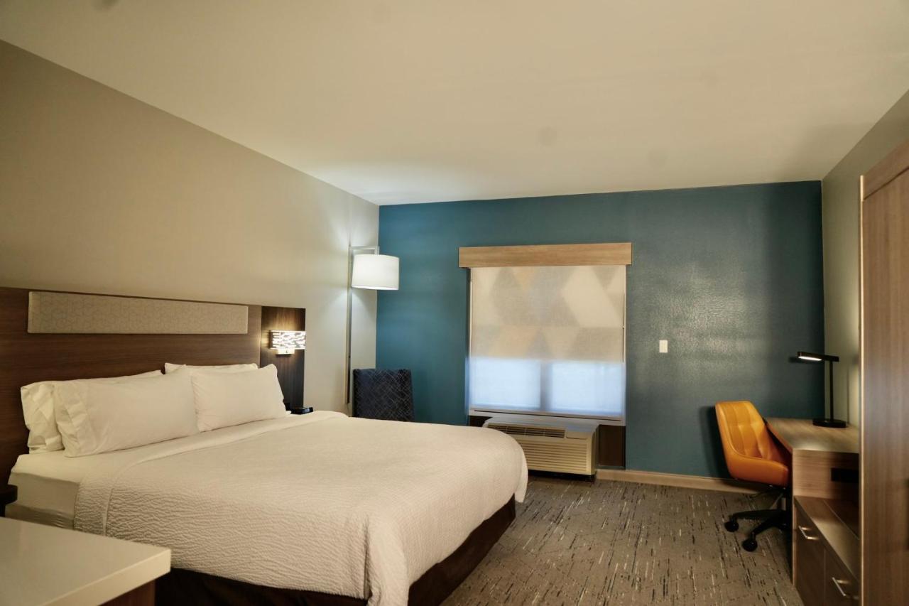  | Holiday Inn Express & Suites Flowood, an IHG Hotel