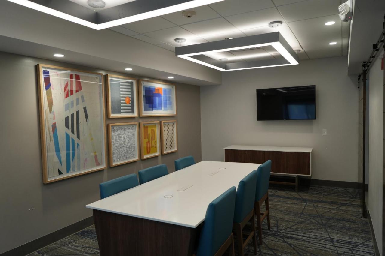  | Holiday Inn Express & Suites Flowood, an IHG Hotel
