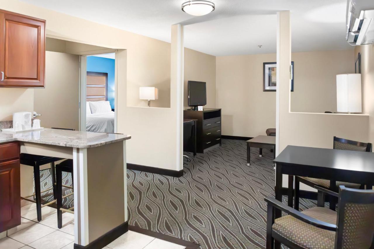 | Holiday Inn Express - Ludlow - Chicopee Area, an IHG Hotel