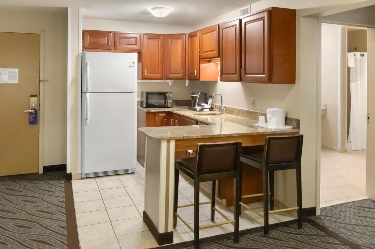 | Holiday Inn Express - Ludlow - Chicopee Area, an IHG Hotel