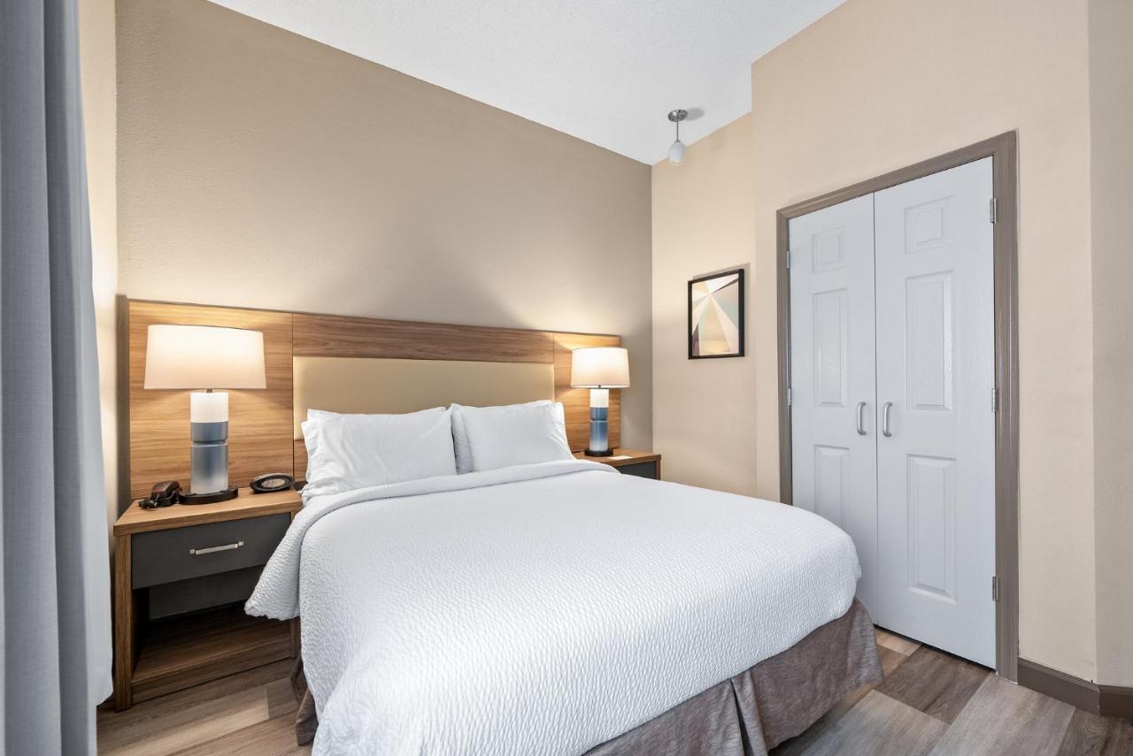 | Candlewood Suites Bordentown-Trenton, an IHG Hotel