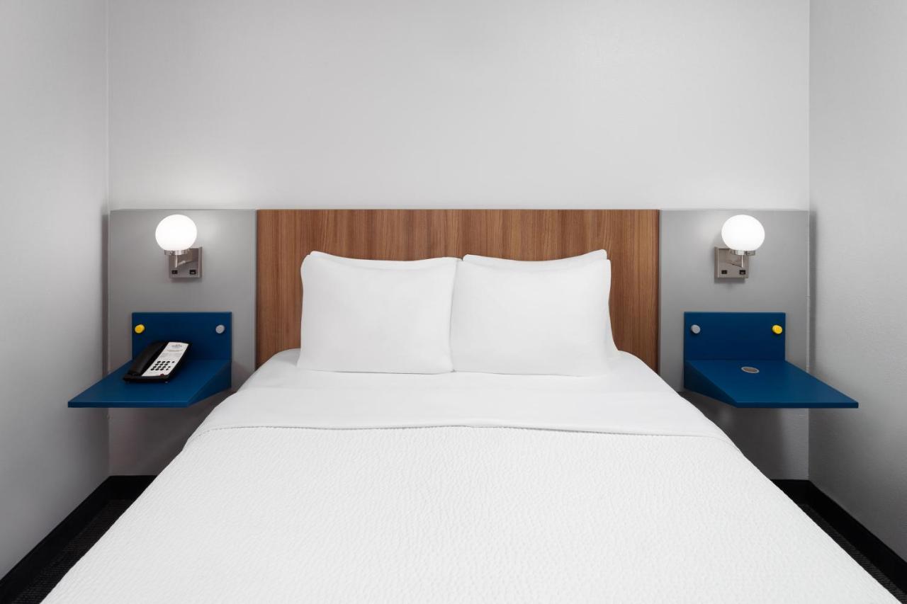 Queen Room - Non-Smoking at Microtel Inn by Wyndham Janesville
