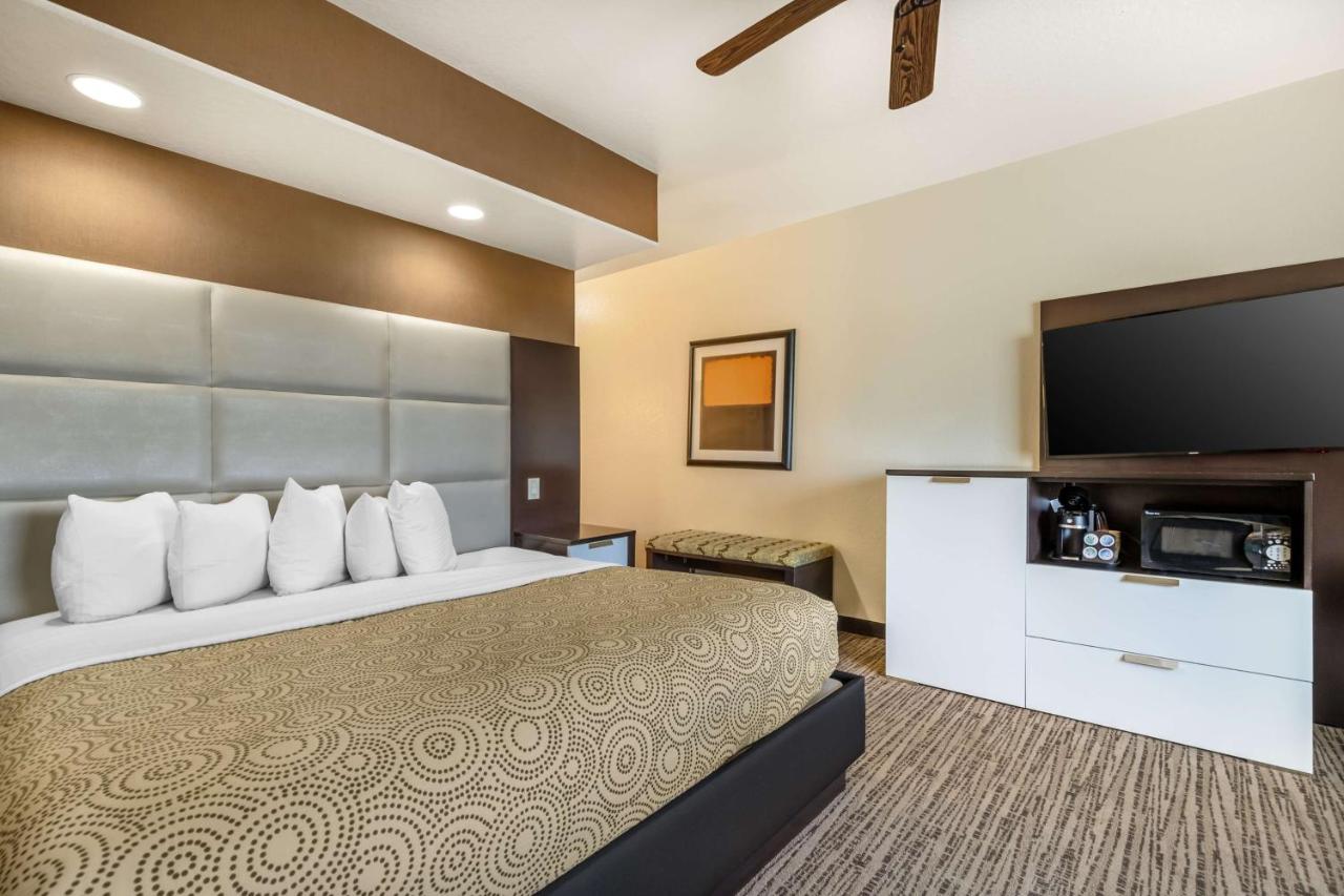  | Best Western Plus Lackland Hotel & Suites