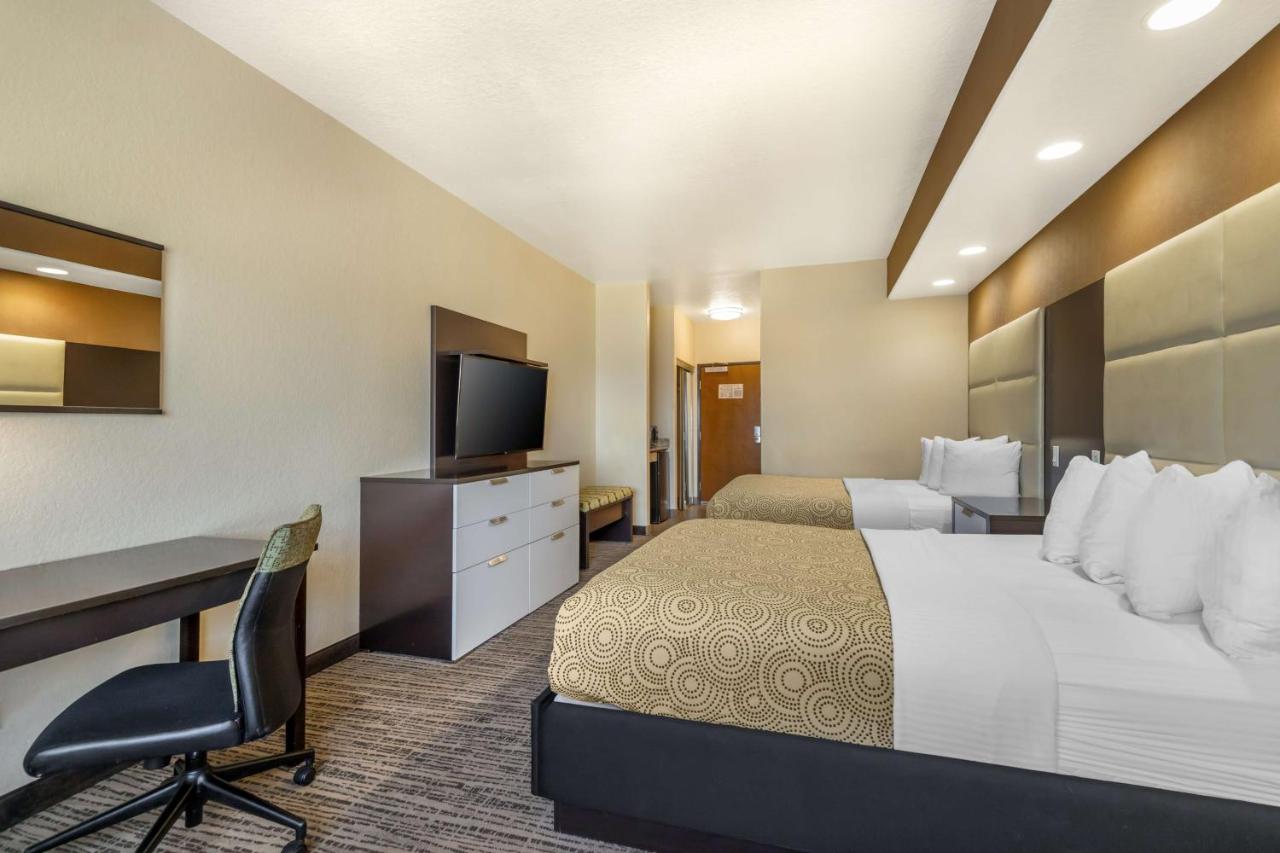  | Best Western Plus Lackland Hotel & Suites