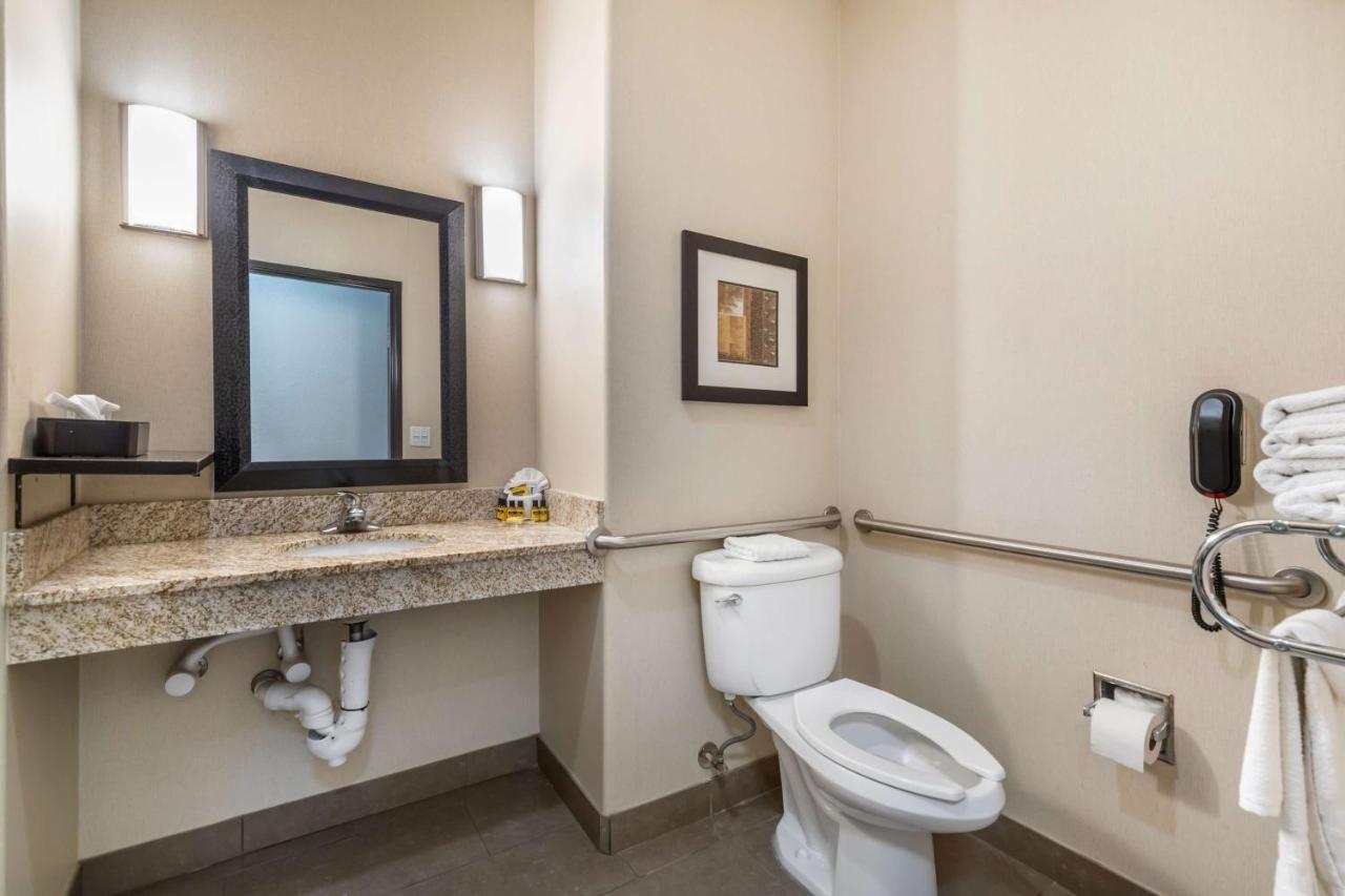  | Best Western Plus Lackland Hotel & Suites