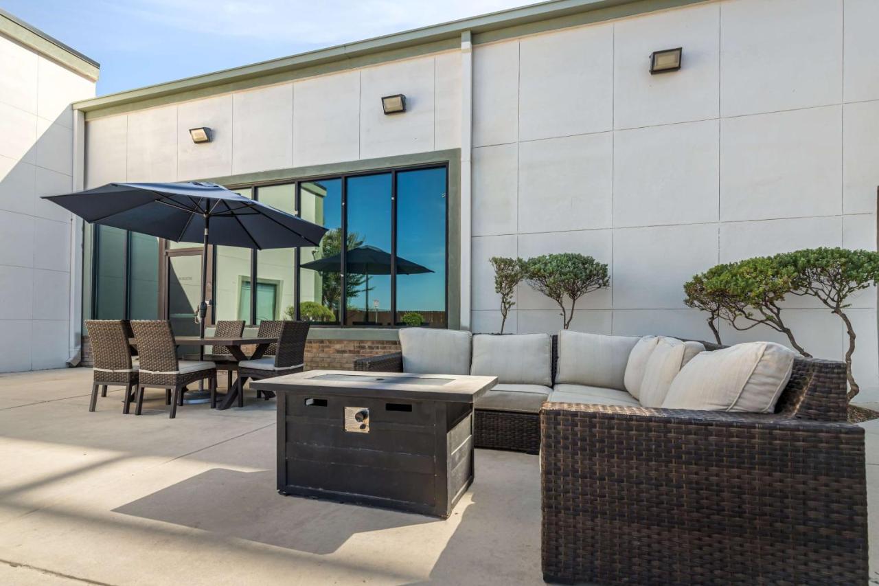  | Best Western Plus Lackland Hotel & Suites
