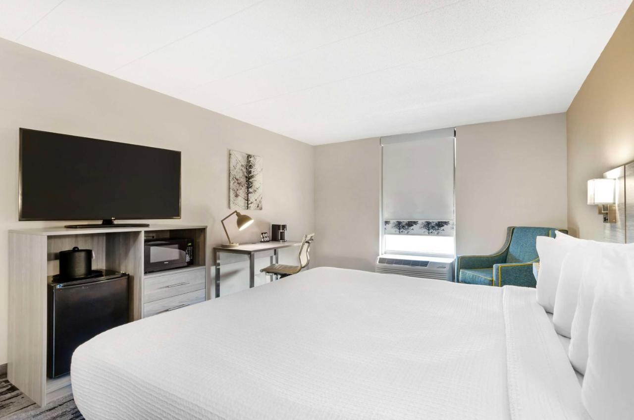 King Room at Best Western Plus Beckley Inn