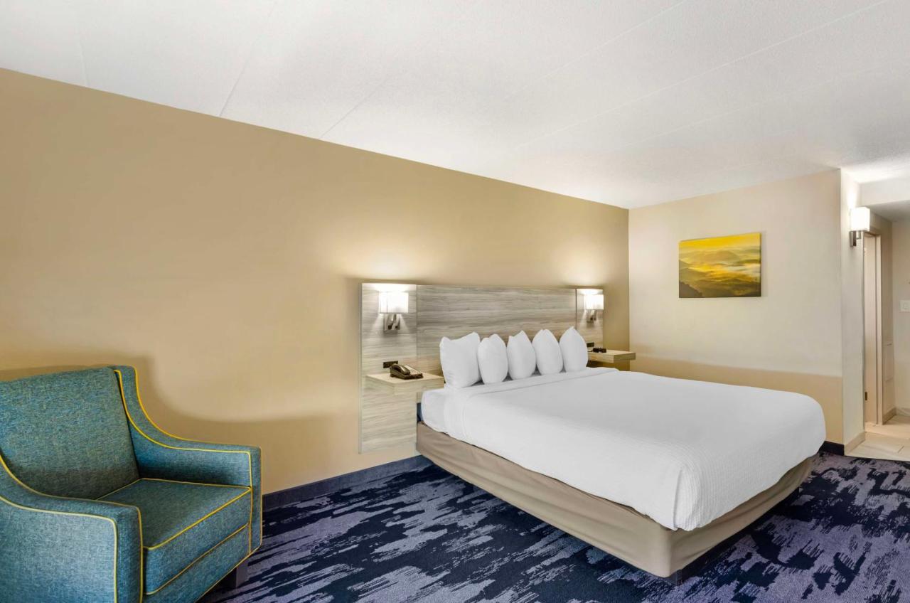 King Room at Best Western Plus Beckley Inn