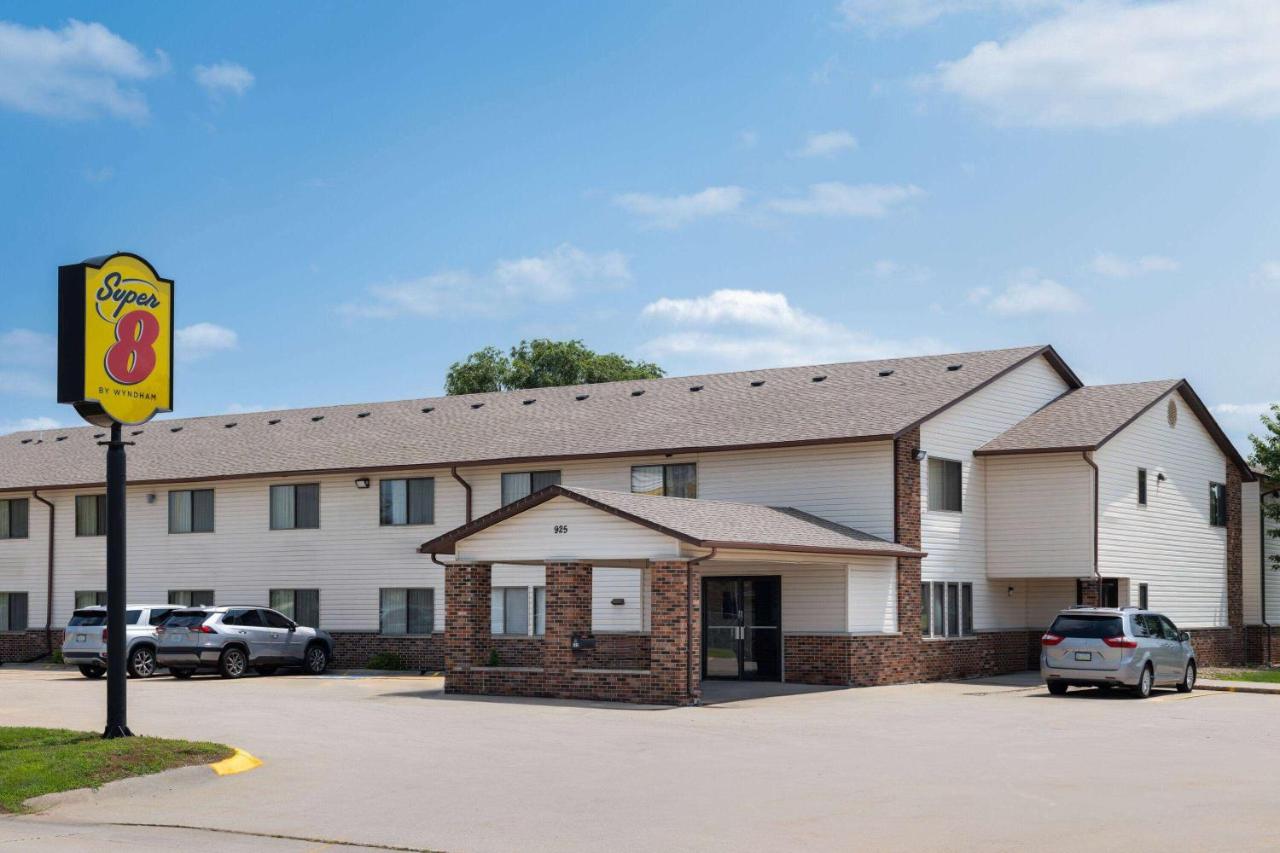 | Super 8 by Wyndham Dyersville