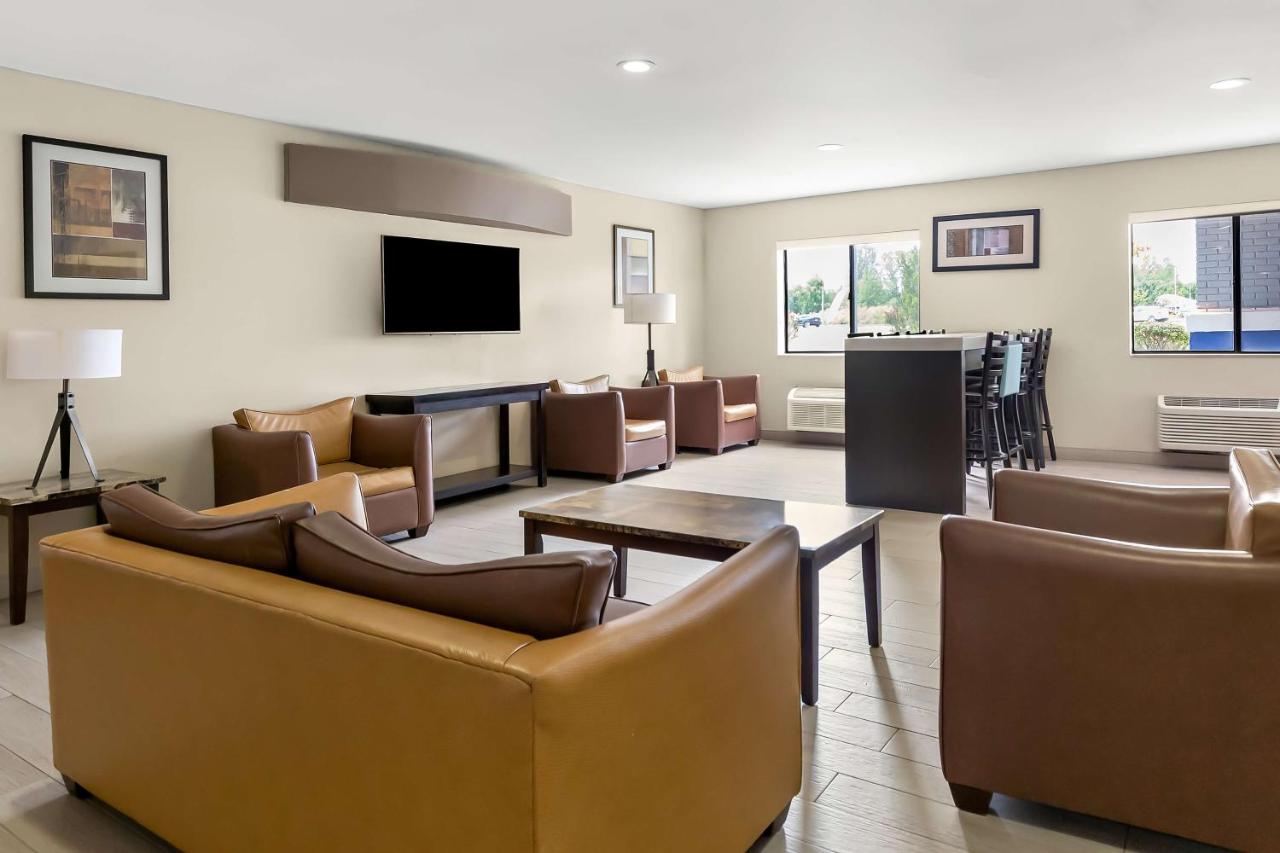| Best Western Saluki Inn