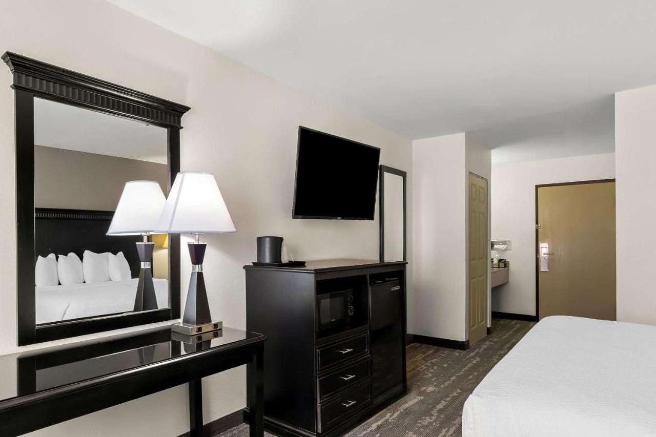 | Best Western Saluki Inn