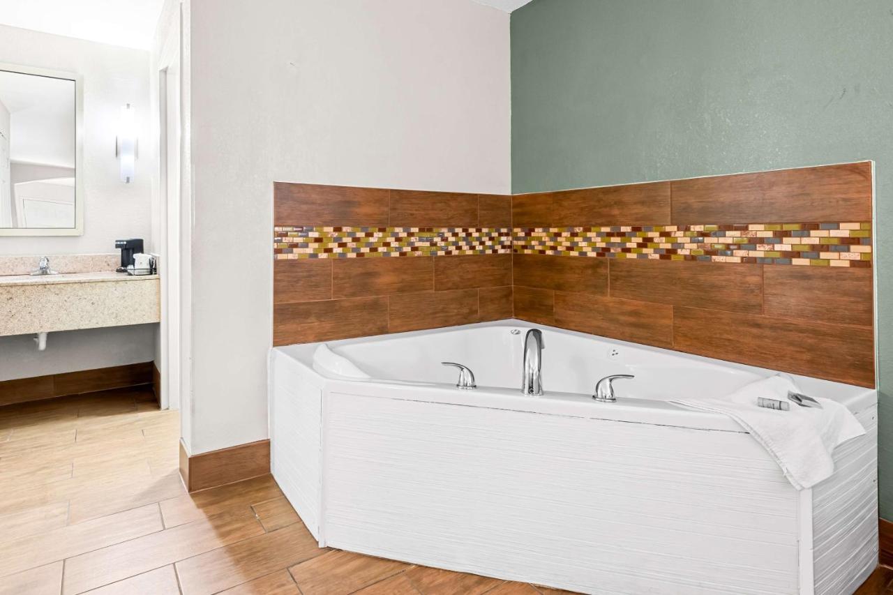| Best Western Executive Suites