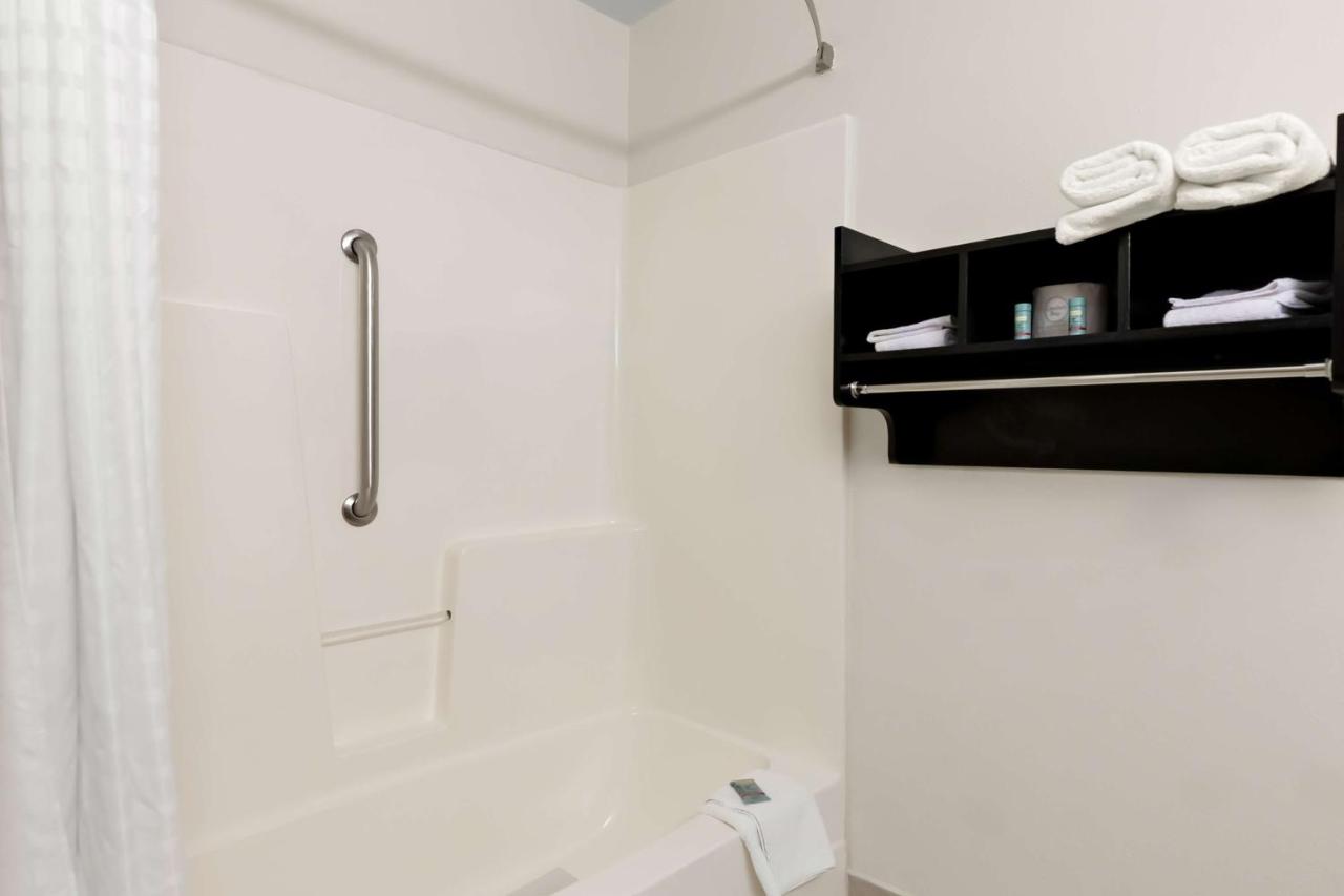 | Best Western Saluki Inn
