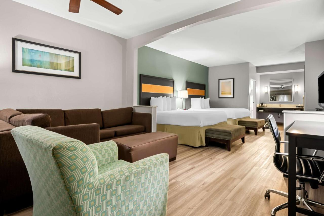 Queen Room with Two Queen Beds - Non Smoking at Best Western Executive Suites