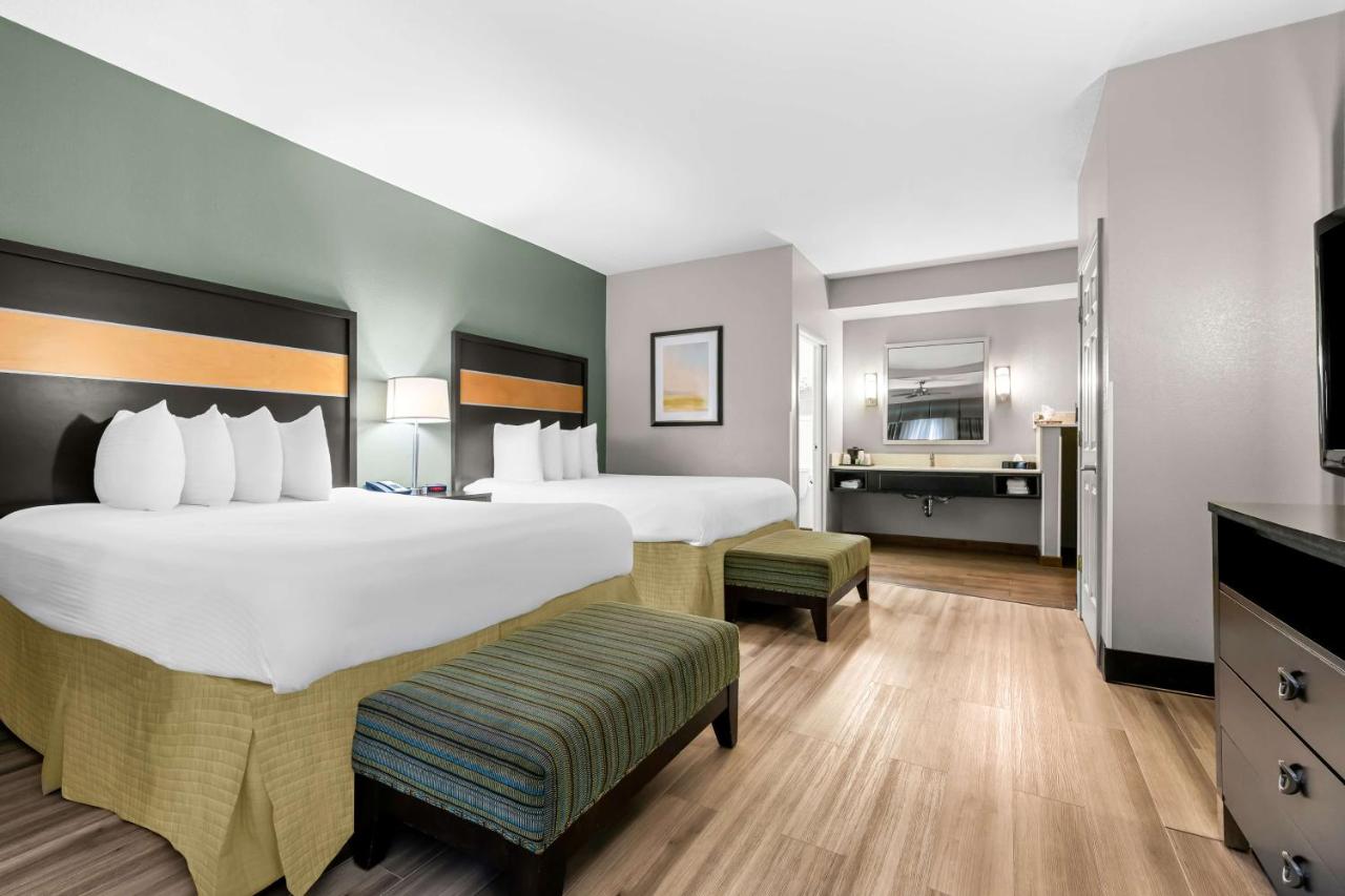 Queen Room with Two Queen Beds - Non Smoking at Best Western Executive Suites