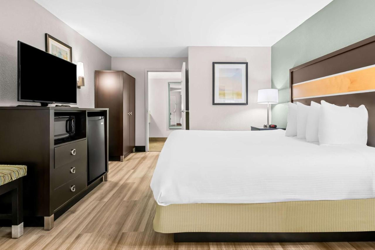 | Best Western Executive Suites
