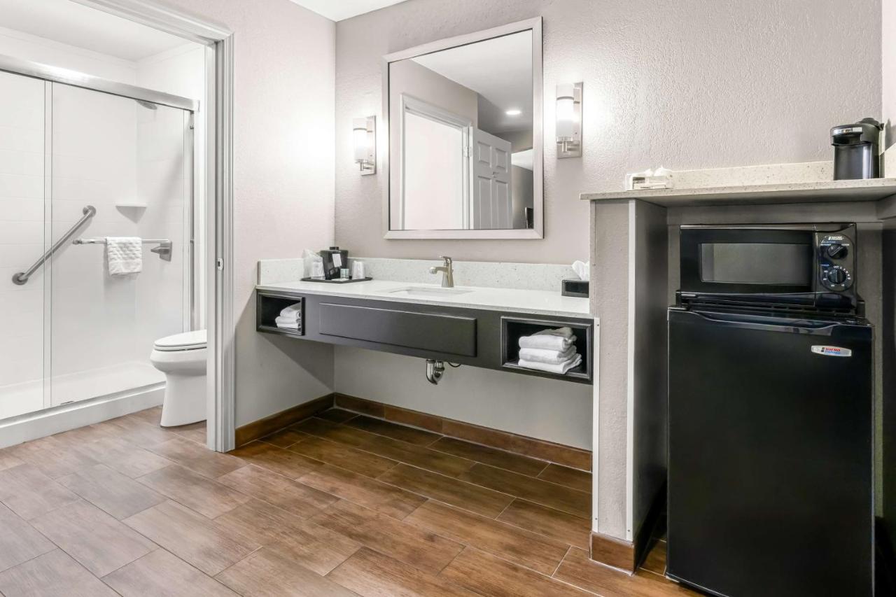| Best Western Executive Suites