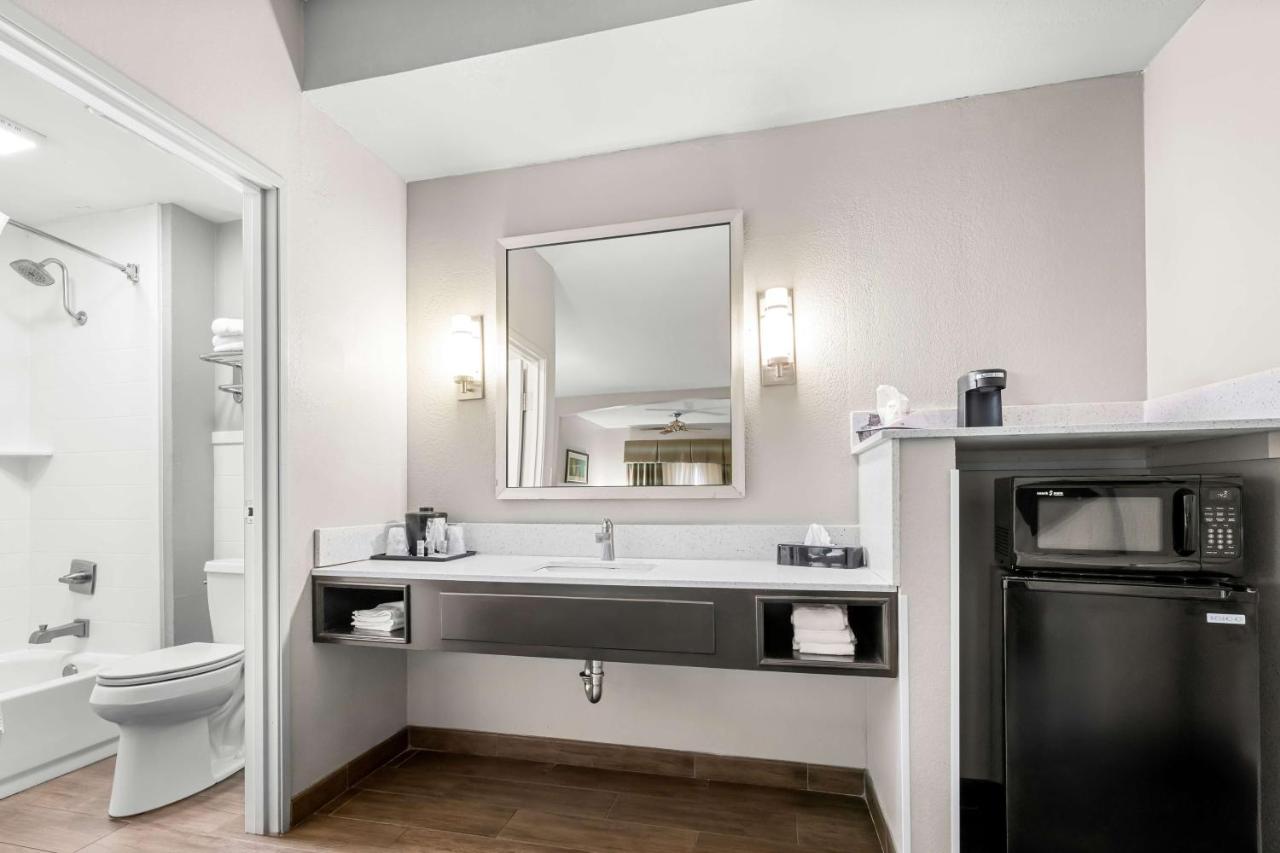 | Best Western Executive Suites