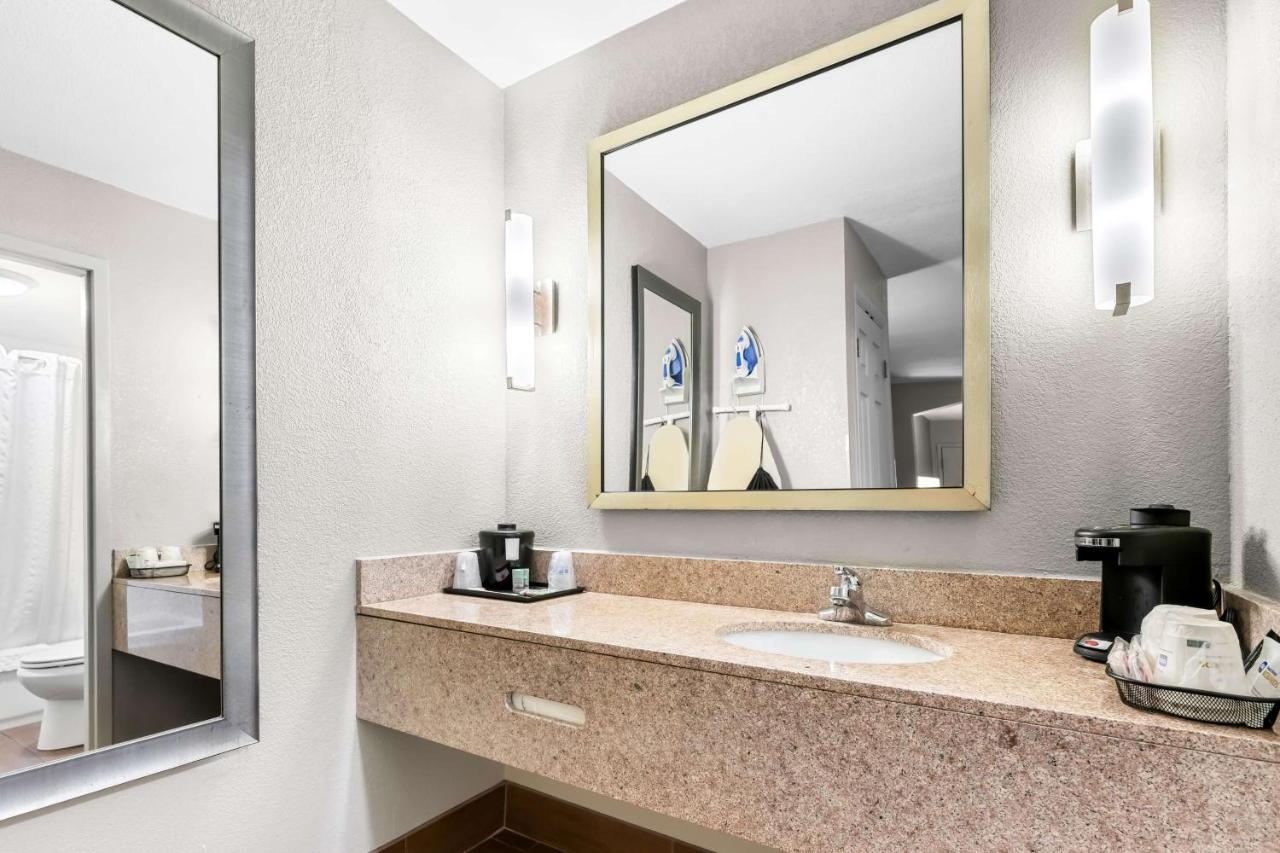 | Best Western Executive Suites
