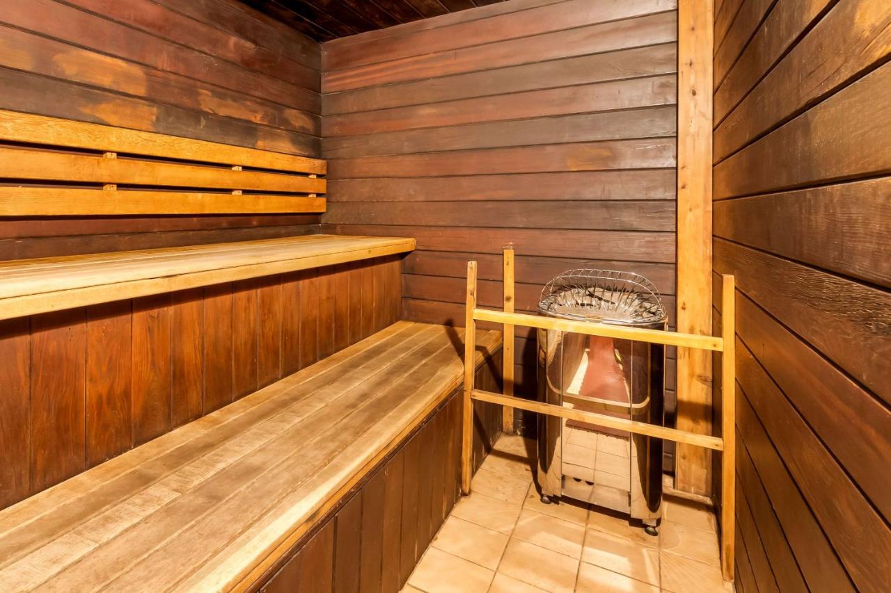 | Best Western Adirondack Inn