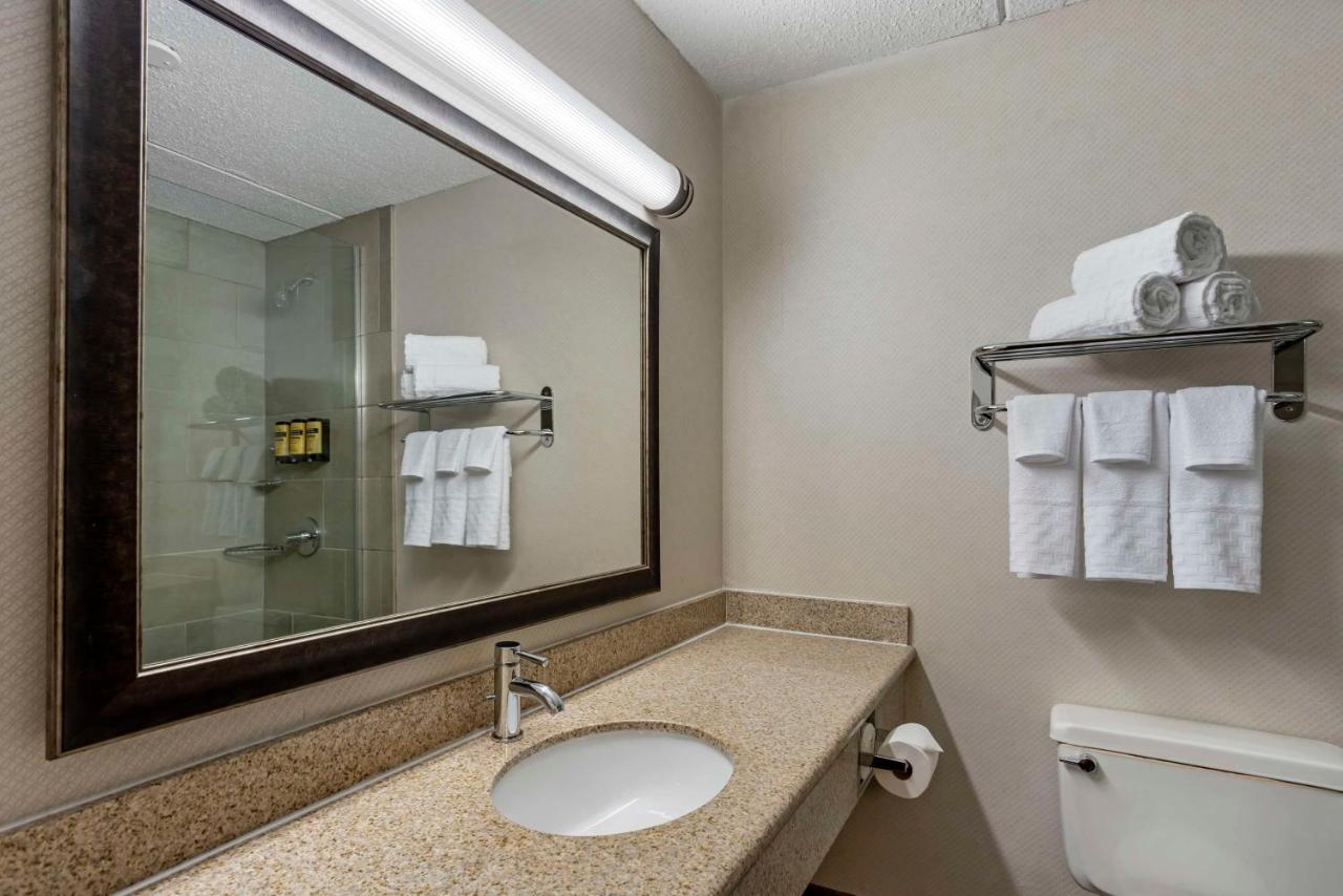 | Best Western Plus Kingston Hotel And Conference Center