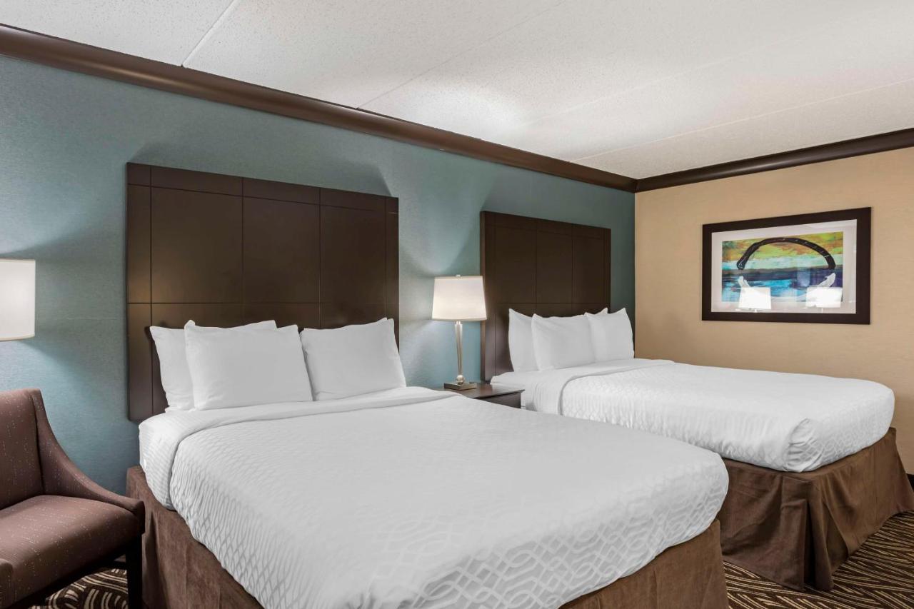 Queen Room with Two Queen Beds - Courtyard View at Kingston Regency Inn