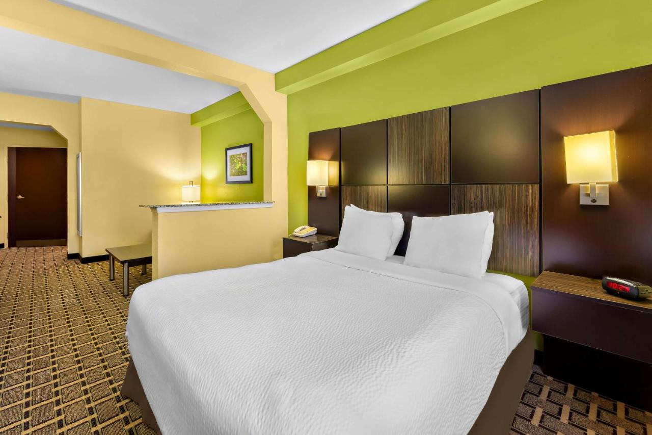 | Best Western Knoxville Suites - Downtown
