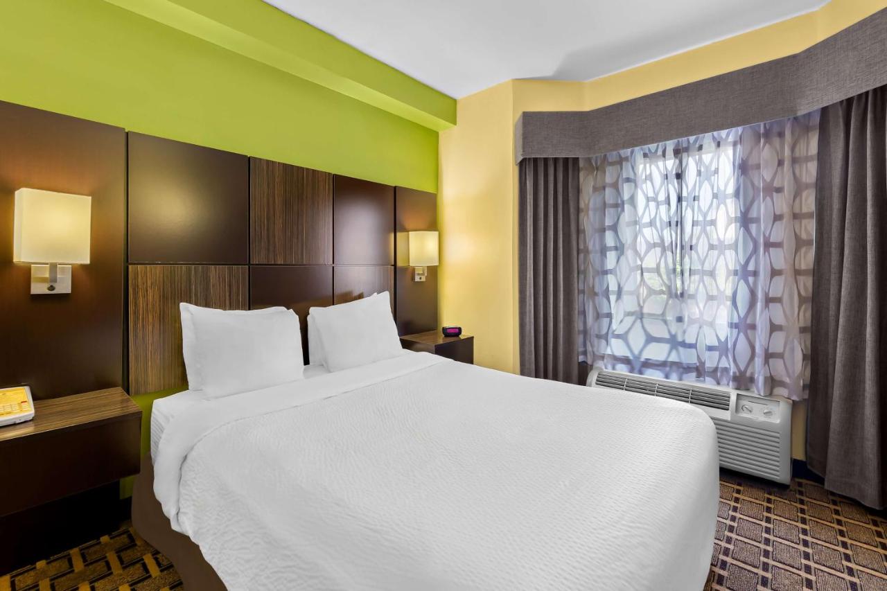 | Best Western Knoxville Suites - Downtown