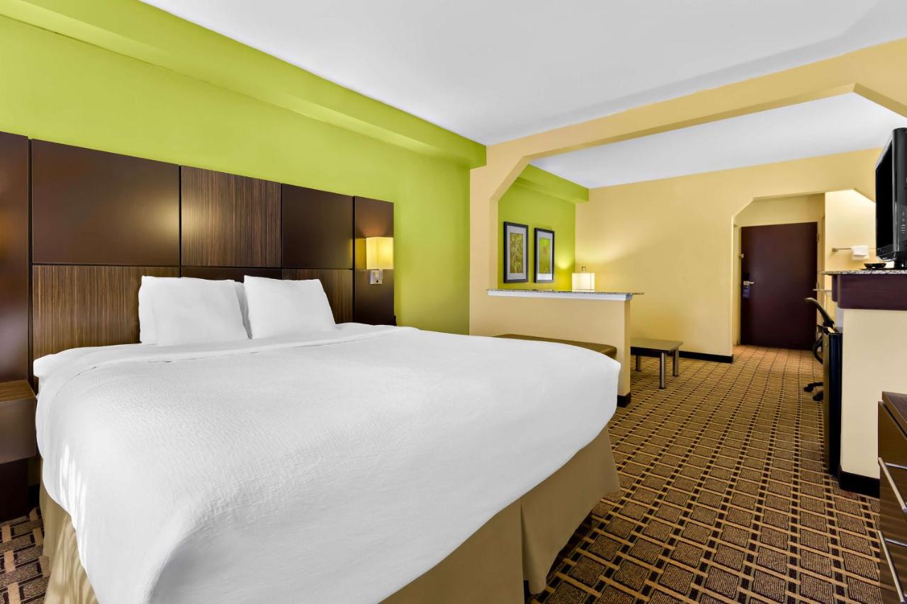 | Best Western Knoxville Suites - Downtown