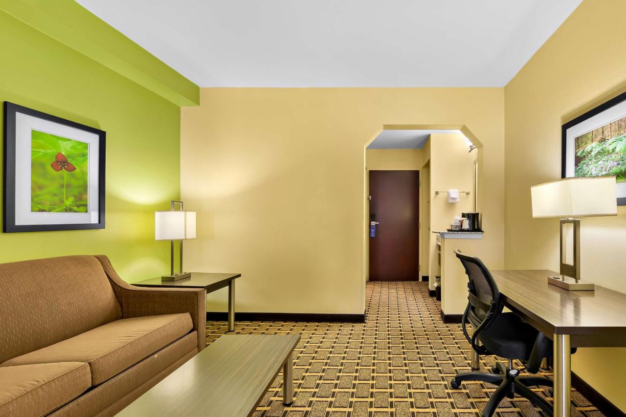 | Best Western Knoxville Suites - Downtown
