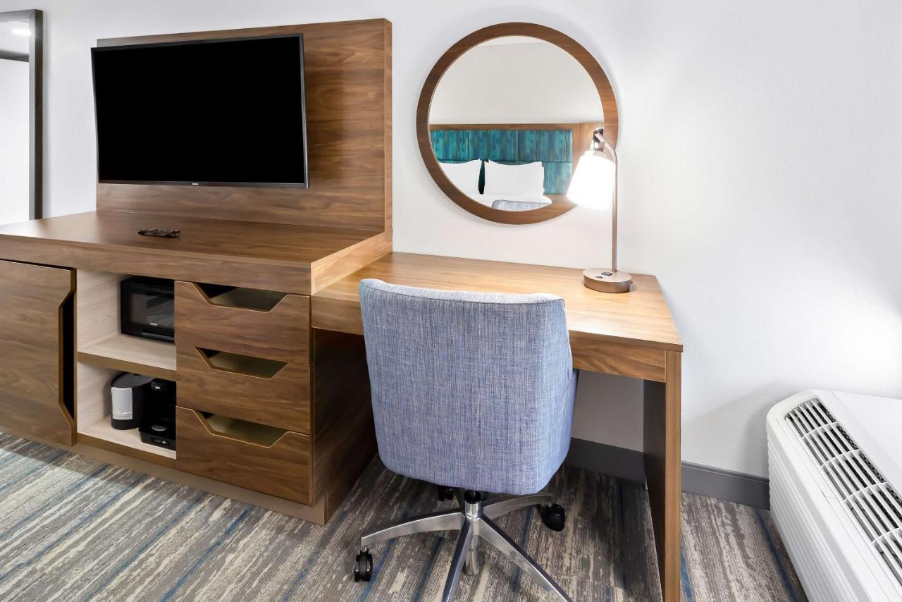Double Room with Two Double Beds - Non-Smoking at Hampton Inn Washington