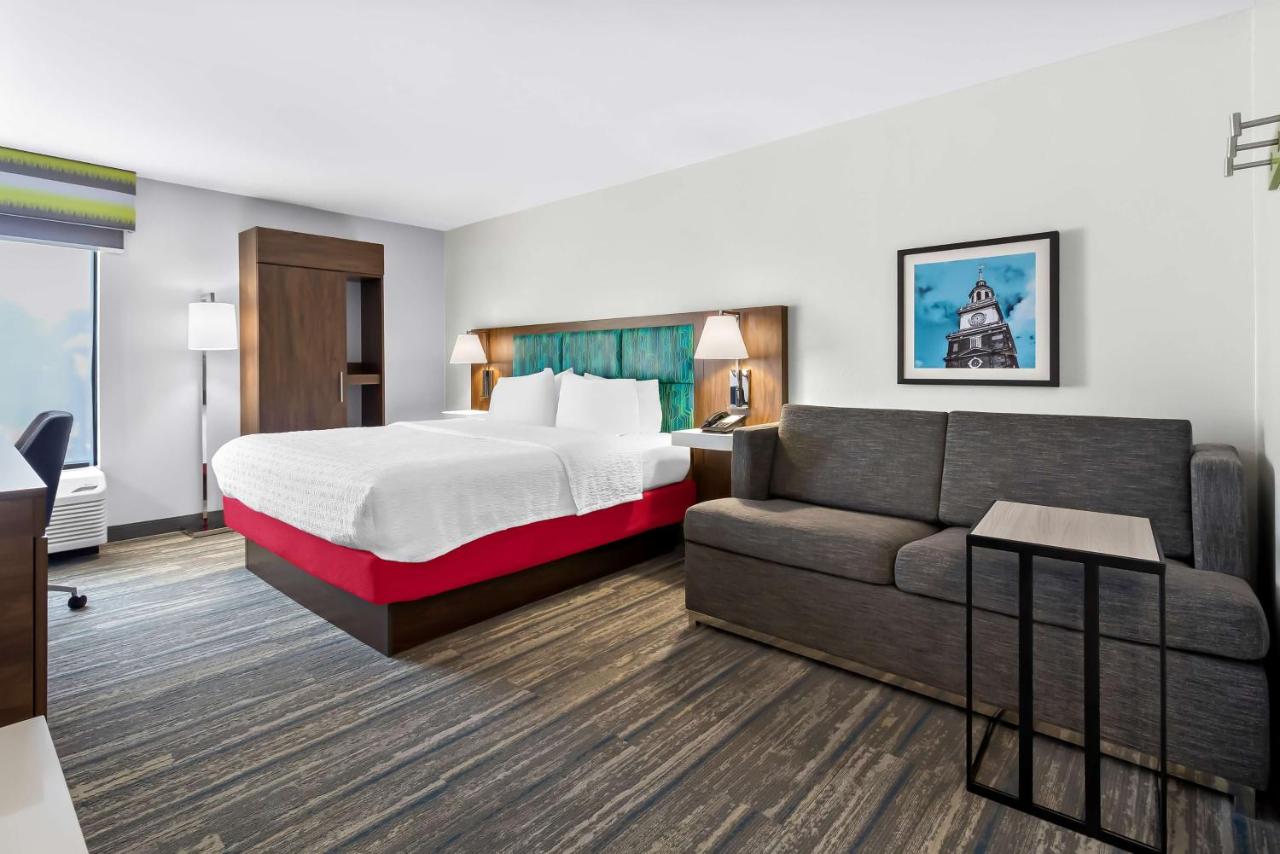King Room with Sofa Bed - Non-Smoking at Hampton Inn Washington