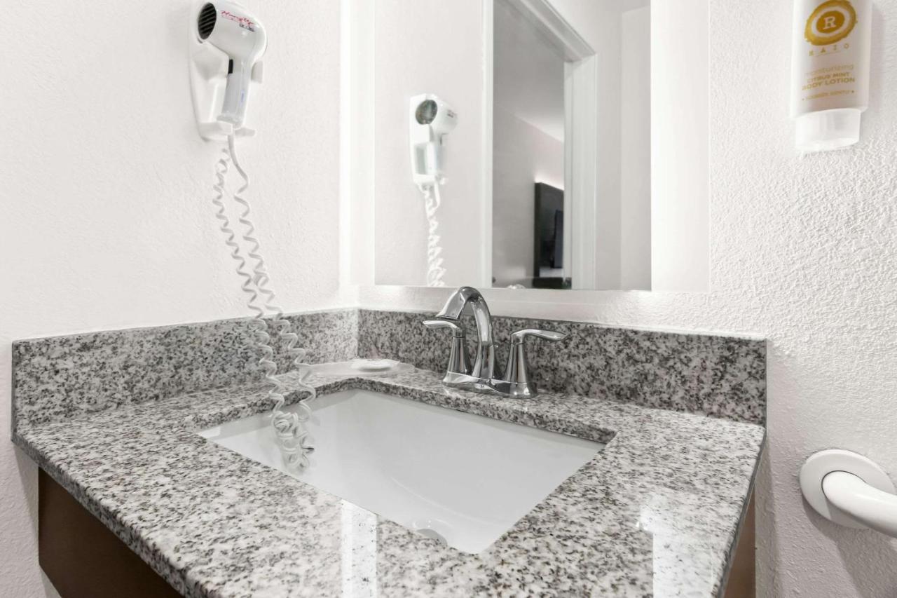 Standard King Room with Accessible Tub - Non-Smoking at Comfort Inn Schereville