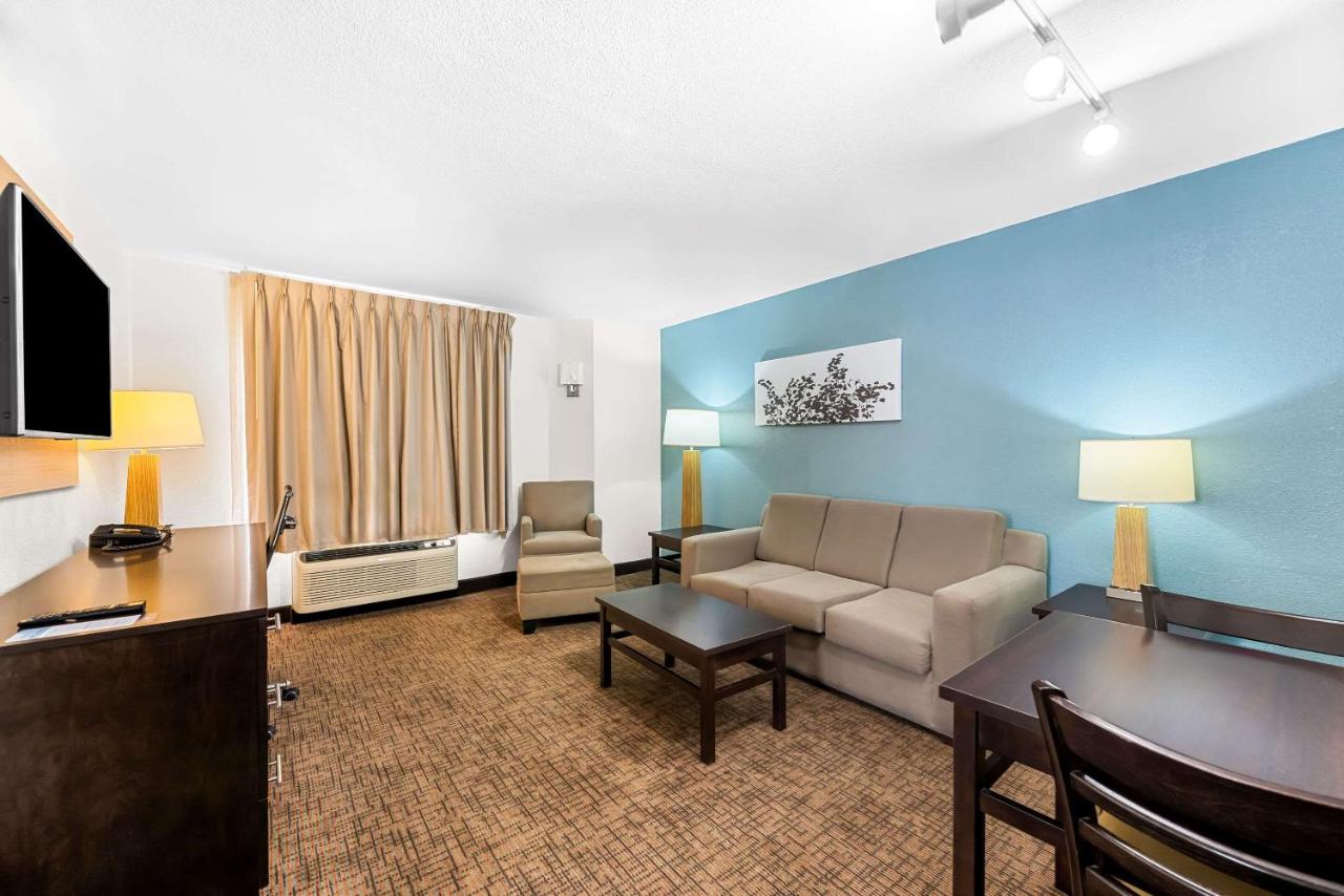 One-Bedroom King Suite with Sofa Bed - Non-Smoking at Sleep Inn & Suites Kingsport TriCities Airport