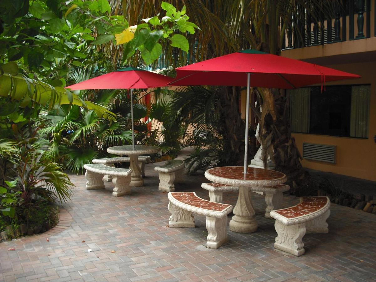  | Ft. Lauderdale Beach Resort Hotel