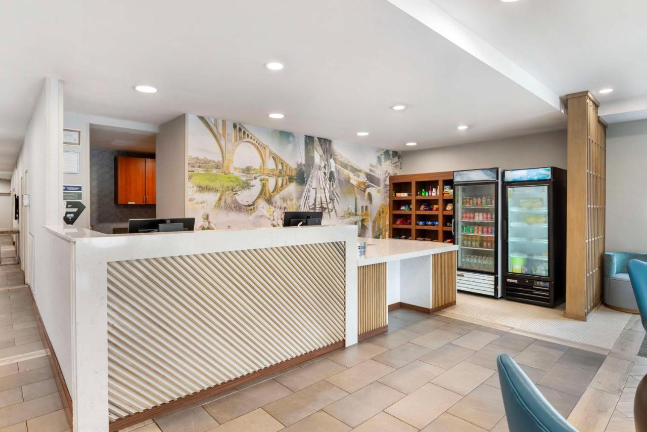 | Best Western Premier Richmond City Gateway