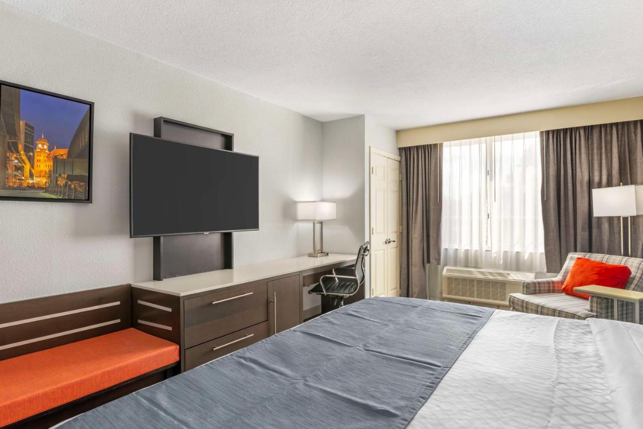 | Best Western Premier Richmond City Gateway